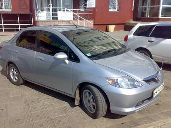 2002 Honda Fit Aria Pictures