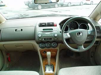 2003 Honda Fit Aria Images