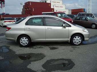 2003 Honda Fit Aria Pictures