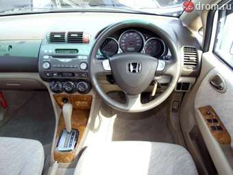 2003 Honda Fit Aria Pictures