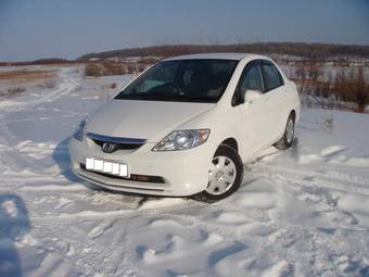 2003 Honda Fit Aria Pictures