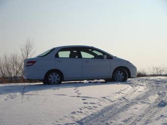 2003 Honda Fit Aria Pictures