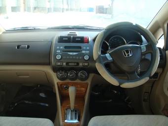 2003 Honda Fit Aria Pics