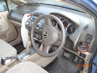 2003 Honda Fit Aria Pictures