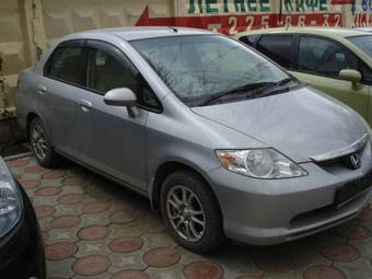 2003 Honda Fit Aria Pics