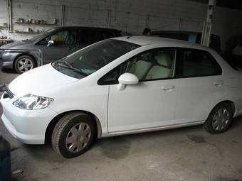 2003 Honda Fit Aria Pictures