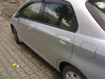 2003 Honda Fit Aria Photos