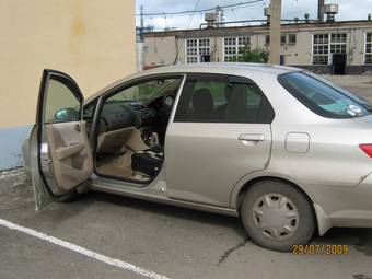 2003 Honda Fit Aria Pictures