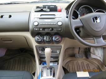 2003 Honda Fit Aria Photos