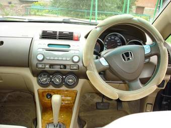 2003 Honda Fit Aria Pictures