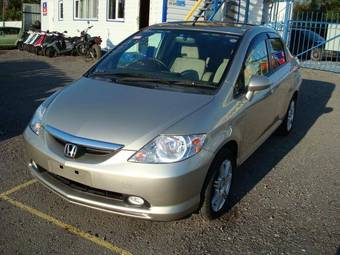 2003 Honda Fit Aria Pictures
