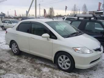 2004 Honda Fit Aria Photos