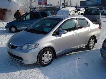 2004 Honda Fit Aria Pics