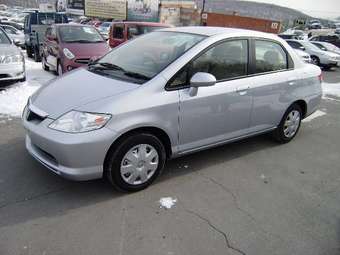 2004 Honda Fit Aria Pictures