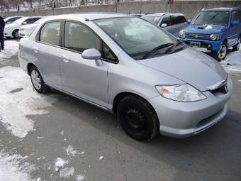 2004 Honda Fit Aria Pictures