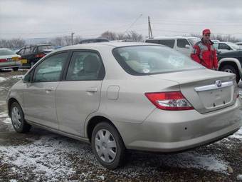 2004 Honda Fit Aria Pictures