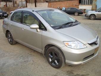 2004 Honda Fit Aria Pictures