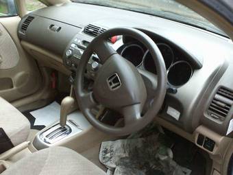 2004 Honda Fit Aria Pictures