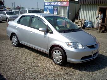 2004 Honda Fit Aria Pictures