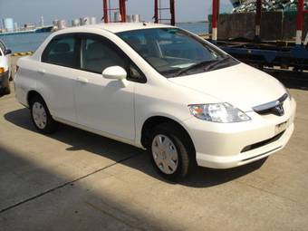 2004 Honda Fit Aria Photos