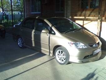 2004 Honda Fit Aria Pictures