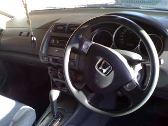 2004 Honda Fit Aria Photos