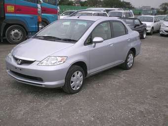 2005 Honda Fit Aria Pictures