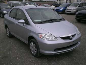 2005 Honda Fit Aria Photos