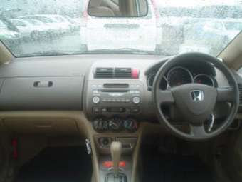 2005 Honda Fit Aria Images