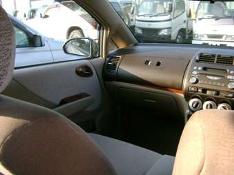 2005 Honda Fit Aria Pics