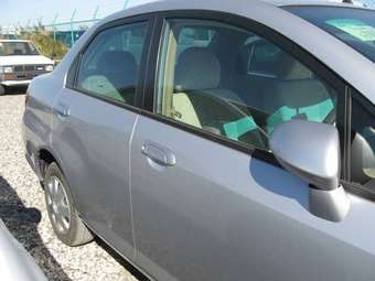 2005 Honda Fit Aria Pictures