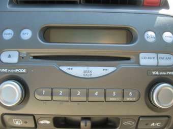 2005 Honda Fit Aria Photos