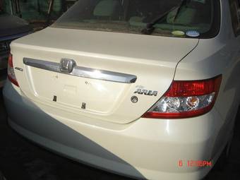 2005 Honda Fit Aria Pictures