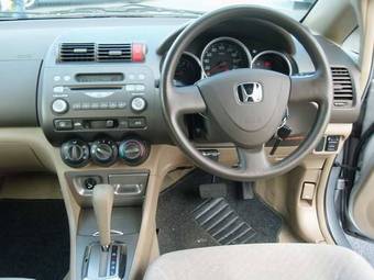 2005 Honda Fit Aria Images