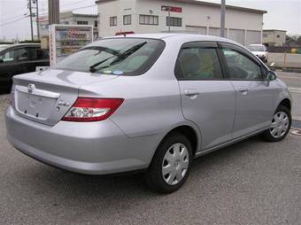 2005 Honda Fit Aria Pictures