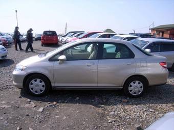 2005 Honda Fit Aria Pictures