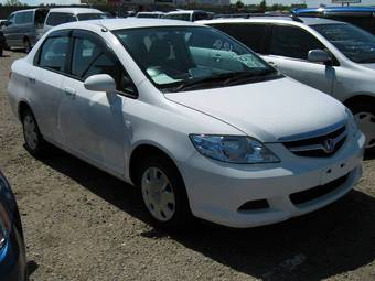 2005 Honda Fit Aria Pictures