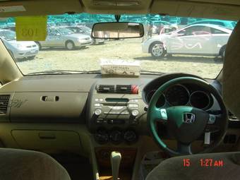 2005 Honda Fit Aria Pictures