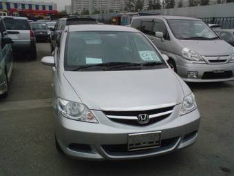 2005 Honda Fit Aria Pics