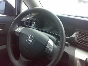 2006 Honda FR-V Photos