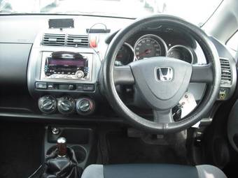 2003 Honda Freed Photos