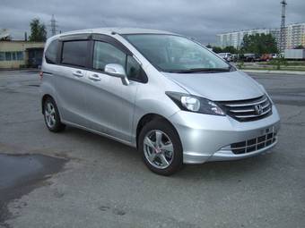 2008 Honda Freed Photos