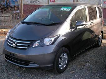 2010 Honda Freed Photos