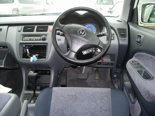 2000 Honda HR-V Pictures