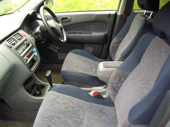 2000 Honda HR-V Pics