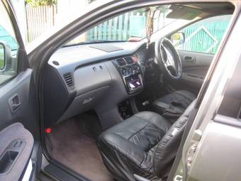 2000 Honda HR-V Pictures