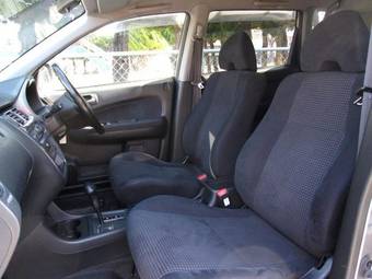 2004 Honda HR-V Photos