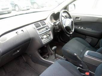 2004 Honda HR-V Pics