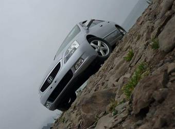 2003 Honda Inspire Photos
