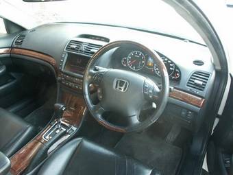 2004 Honda Inspire Pictures